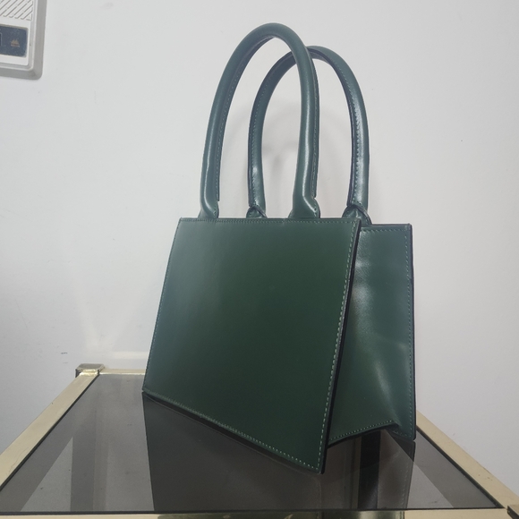 Beautiful Dark Green Valentino Handbag - Picture 2 of 10